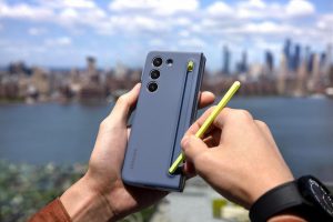 Samsung Galaxy Z Fold 5 na oficiálním snímku