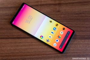 Přední strana mobilu Sony Xperia 1 V