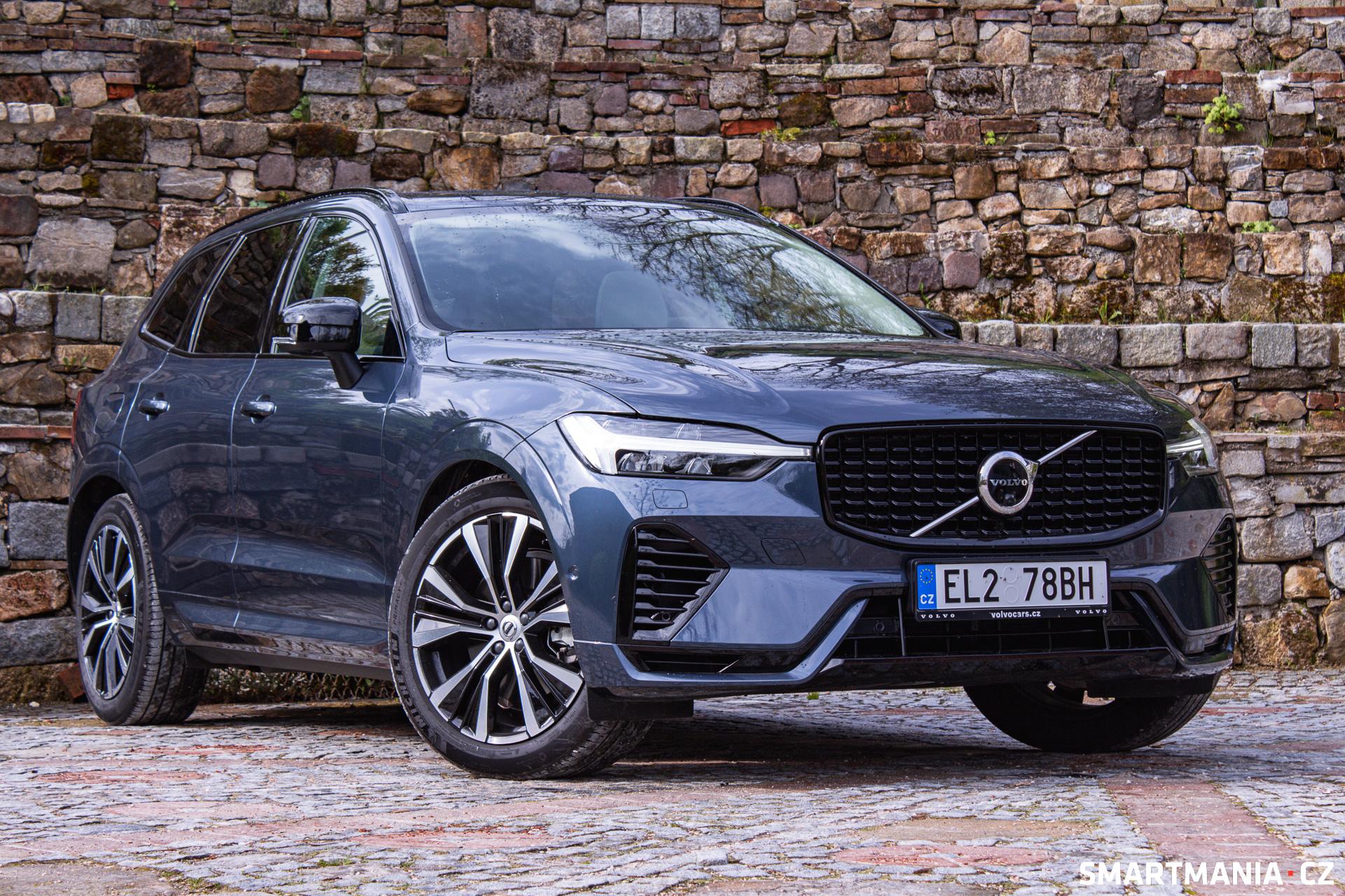 V nejnižší poloze podvozku vypadá auto dost jinak Volvo XC60 T8 Recharge