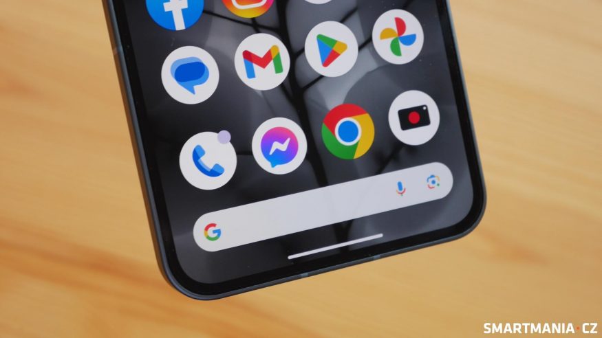 Detail na dolní hranu obrazovky Nothing Phone 2