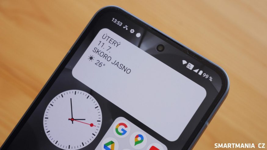 Detail na horní hranu obrazovky Nothing Phone 2