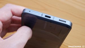 Dolní strana Nothing Phone (2)