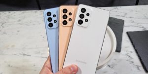 Chytré telefony od Samsungu v několika barvách