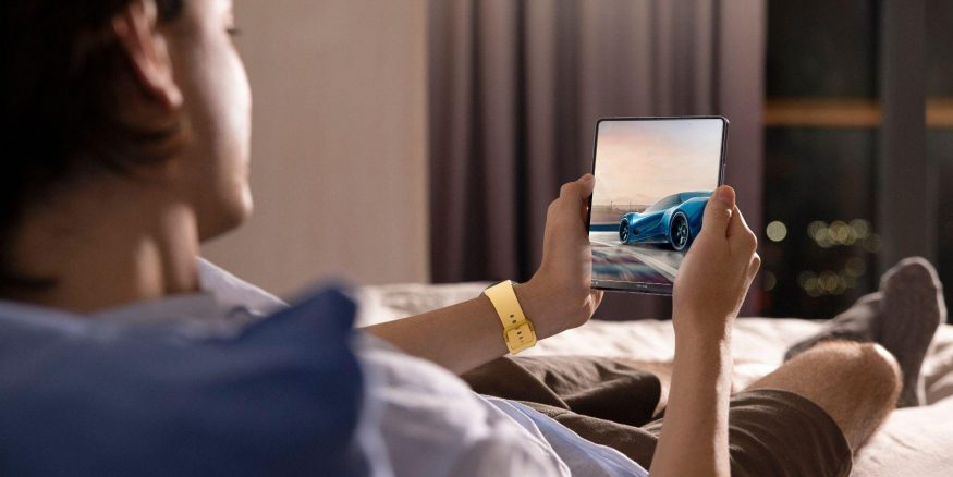 Chytrý telefon od Samsungu na propagačním snímku