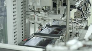 Takto probíhá výroba Samsungu Galaxy Z Fold 5