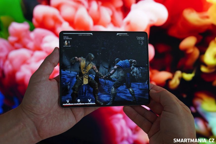 Samsung Galaxy Z Fold 5 a hraní Mortal Kombat