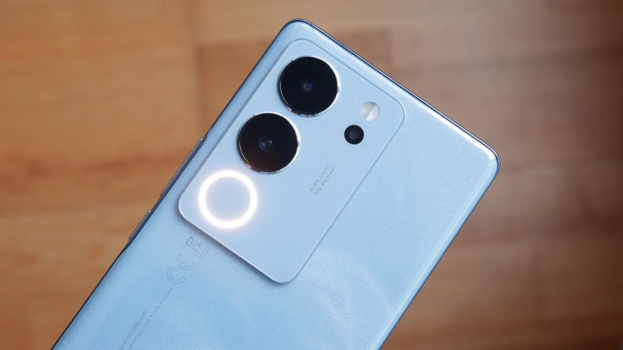 Vivo V29 se svítícím prvkem Aura Light Vivo V29 se svítícím prvkem Aura Light