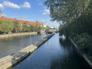 Hlavní fotoaparát (1,2×, 28 mm)