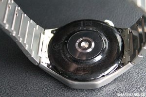 Huawei Watch GT 4 senzory na zadní straně