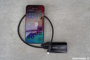 K iPhone 15 Pro Max můžete přes USB-C připojit například i SSD disk