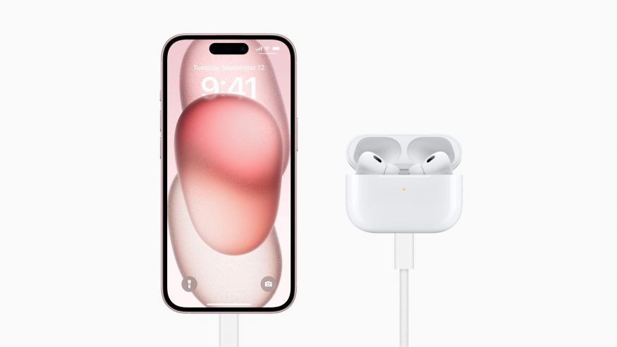 iPhone 15 a nabíjení AirPods Pro skrze USB-C kabel