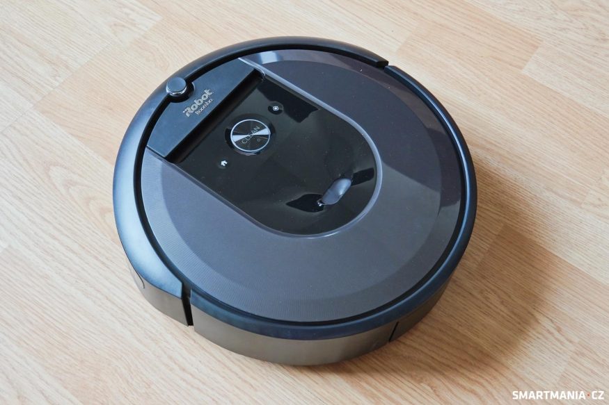 Pohled na vysavač iRobot Roomba i8 Combo Pohled na vysavač iRobot Roomba i8 Combo