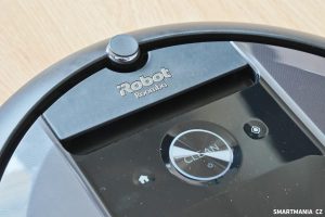 Detailní pohled na vysavač iRobot Roomba i8 Combo