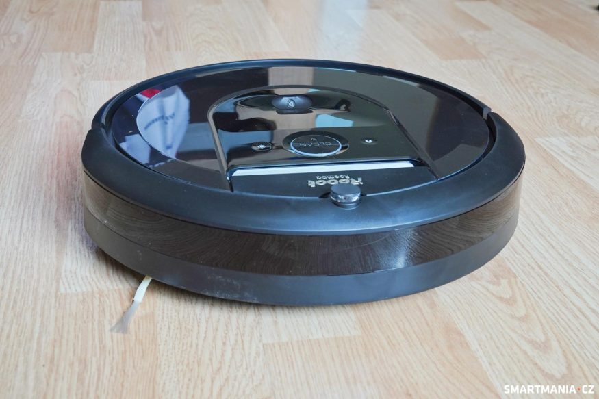 Celkový pohled na iRobot Roomba i8 Combo Celkový pohled na iRobot Roomba i8 Combo