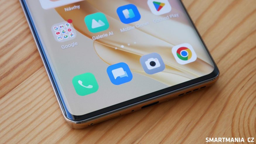 Obrazovka Infinix Zero 30, detail na spodní hranu