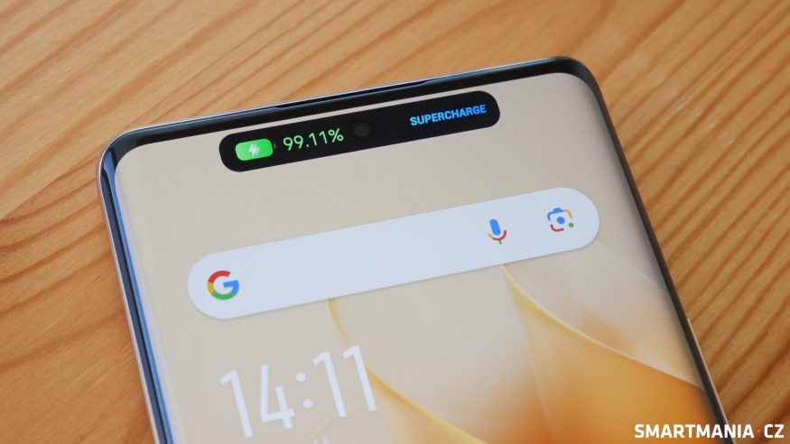 Obrazovka Infinix Zero 30, detail na horní hranu a funkci Magic Ring