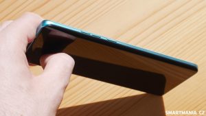 Pravá strana Motorola Edge 40 Neo