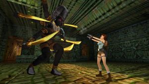 Lara Croft v souboji s nepřítelem