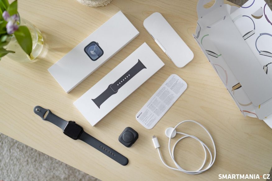 Obsah balení nových Apple Watch Obsah balení nových Apple Watch