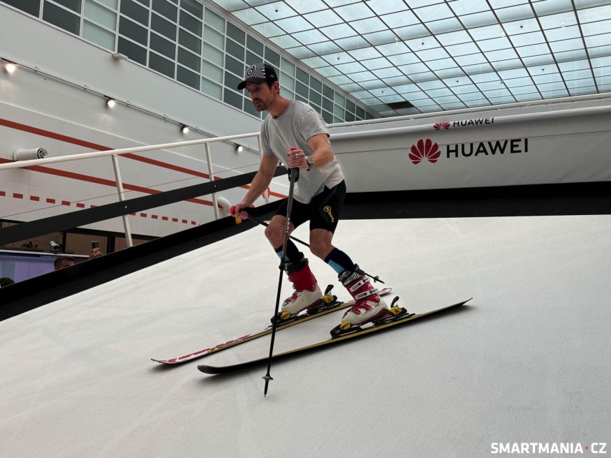 Lyžařský trenažér v Huawei Health Lab ve finských Helsinkách