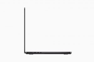 MacBook Pro v nové vesmírně černé barvě
