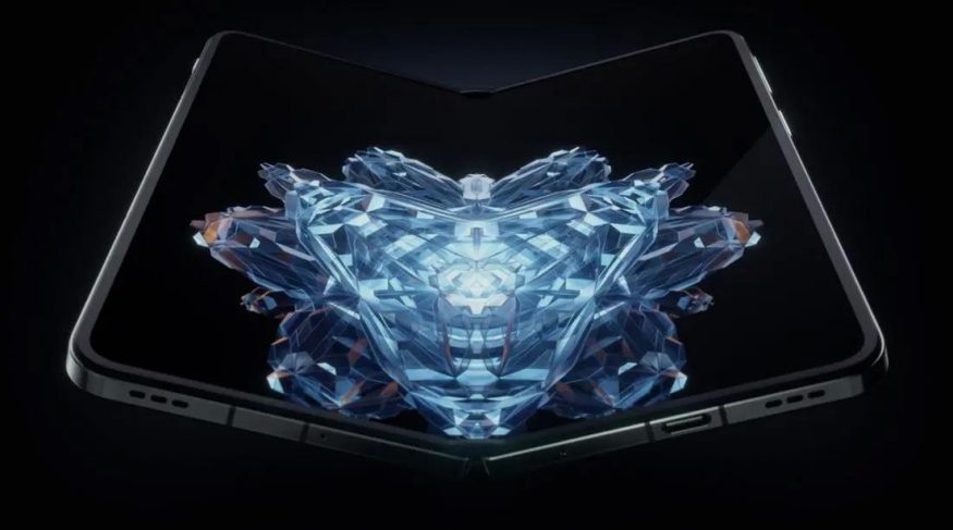 Ohebný displej smartphonu OnePlus Open