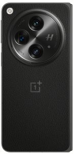 OnePlus Open v černé barvě na tiskovém snímku