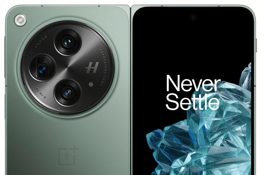 OnePlus Open v zelené barvě na tiskovém snímku