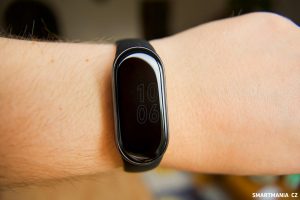 Always-on režim náramku Xiaomi Smart Band 8