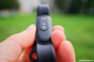 Detailní pohled na zadní stranu Xiaomi Smart Band 8