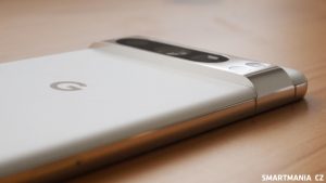 Google Pixel 8 Pro, detail na fotomodul