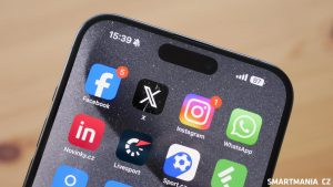 Apple iPhone 15 Pro Max, detail na displej