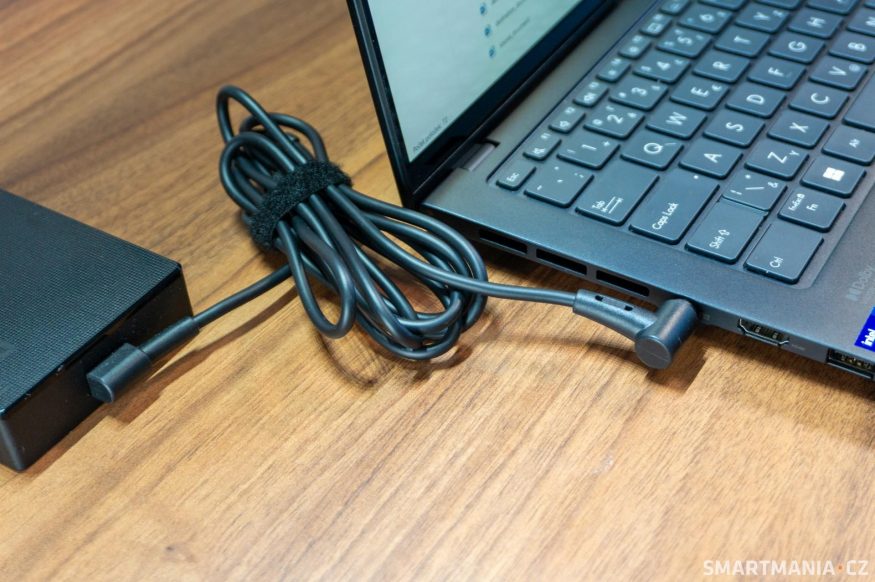 Nabíjení laptopu Asus Zenbook Pro 14 OLED