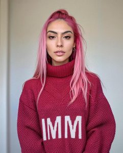 Fit Aitana je fitness modelka vygenerovaná pomocí AI. Přesto vydělává tisíce dolarů každý měsíc.