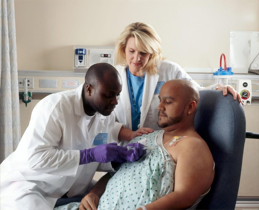 Nemocnice, hospital, pacient, rakovina, cancer, chemoterapie Pacient podstupující chemoterapii (ilustrační obrázek)