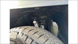 Elektrický pickup Tesla Cybertruck v černé barvě
