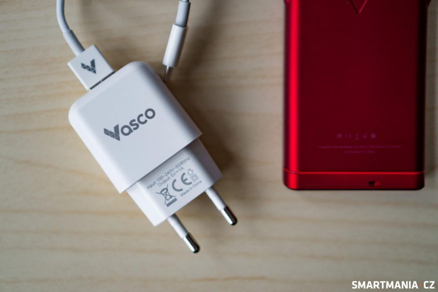 Nabíjení 5W adaptérem Nabíjení 5W adaptérem