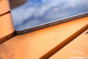 Tablet podporuje kromě SIMky i paměťovou kartu