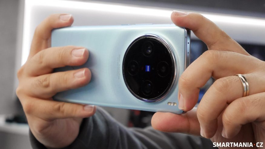 Vivo X100 disponuje třemi fotoaparáty, každý má rozlišení 50 megapixelů