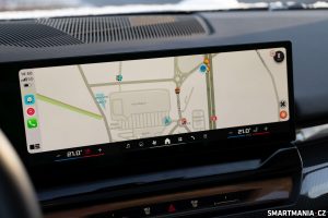 Waze na takhle velkém displeji je skutečně komfortní