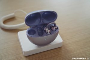 Sluchátka Huawei FreeClick ve fialové barvě