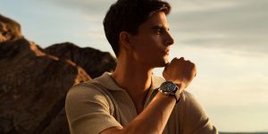 Chytré hodinky Huawei Watch GT 4 na zápěstí muže