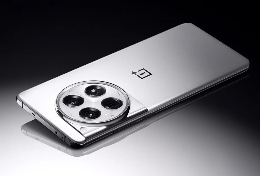 OnePlus 12 na propagačním snímku