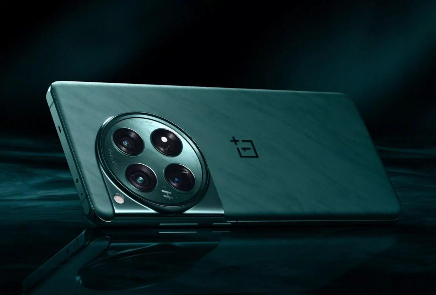 OnePlus 12 na propagačním snímku