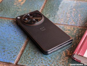 Smartphone OnePlus Open s ohebným displejem