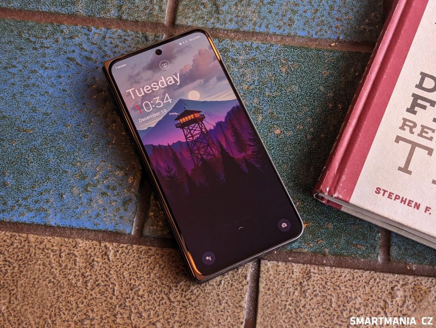 Smartphone OnePlus Open s ohebným displejem