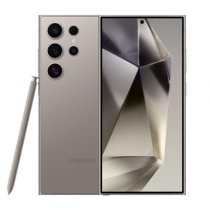 Samsung Galaxy S24 Ultra z různých úhlů