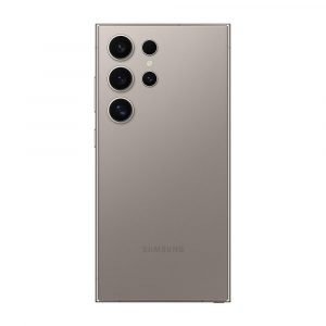 Samsung Galaxy S24 Ultra z různých úhlů