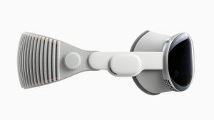 Headset Apple Vision Pro na propagačním snímku