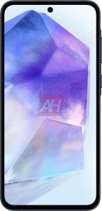 Samsung Galaxy A55 v černé barvě na tiskovém snímku